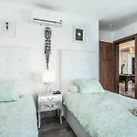 Xian *